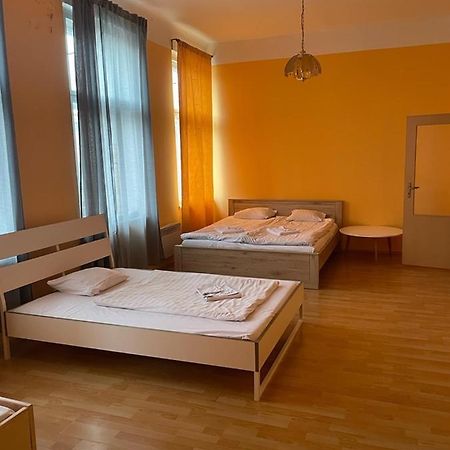 Hotel Praha Club Bed & Breakfast ภายนอก รูปภาพ