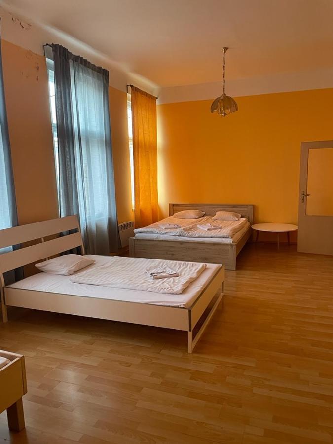 Hotel Praha Club Bed & Breakfast ภายนอก รูปภาพ