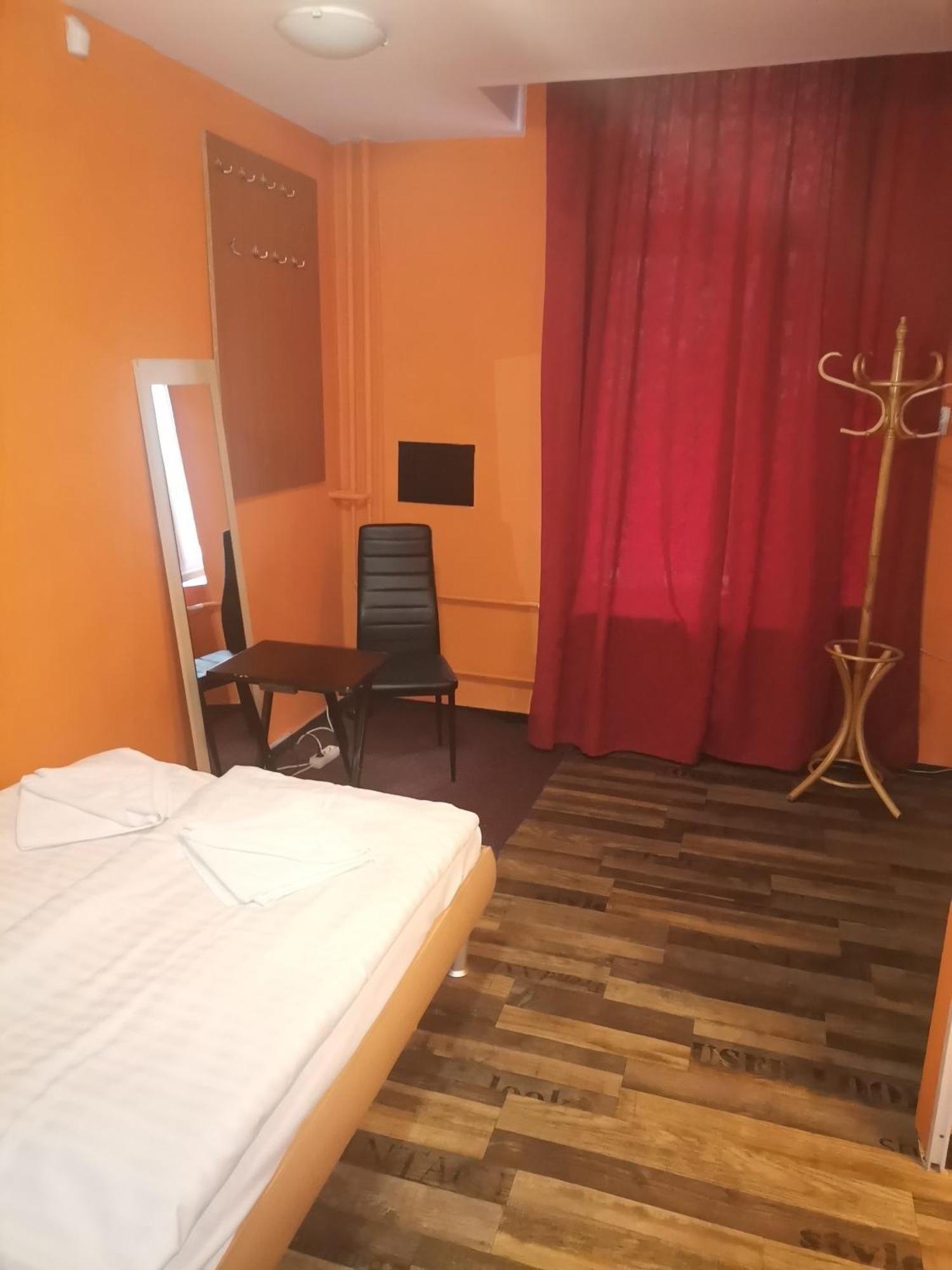 Hotel Praha Club Bed & Breakfast ภายนอก รูปภาพ