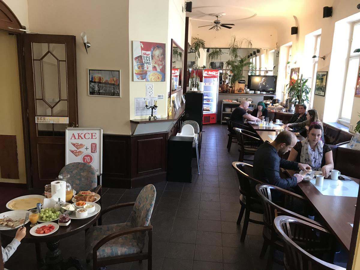 Hotel Praha Club Bed & Breakfast ภายนอก รูปภาพ