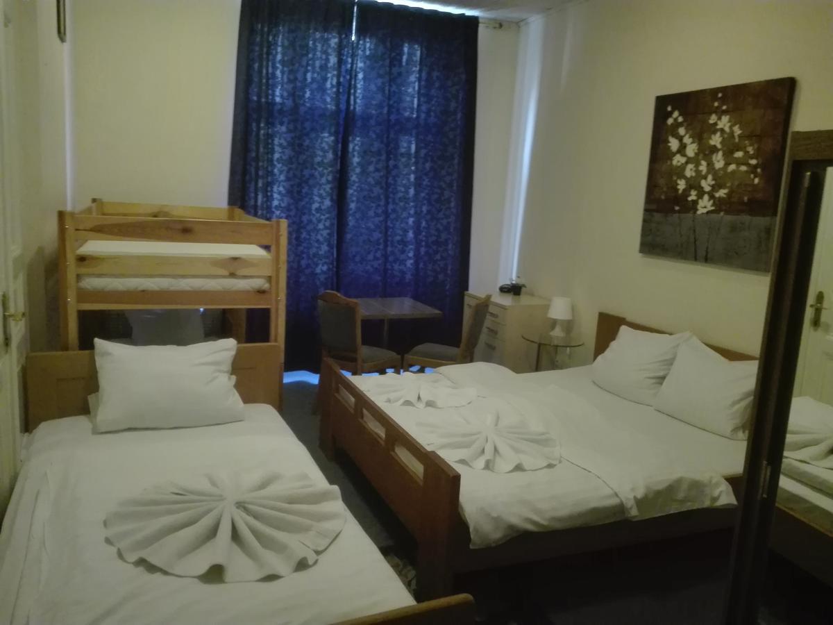 Hotel Praha Club Bed & Breakfast ภายนอก รูปภาพ
