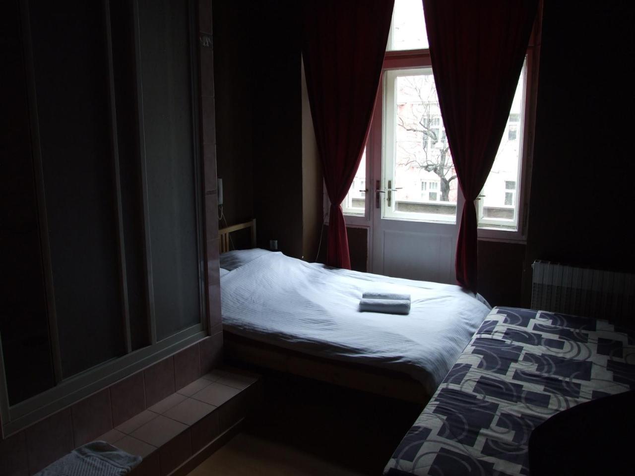 Hotel Praha Club Bed & Breakfast ภายนอก รูปภาพ