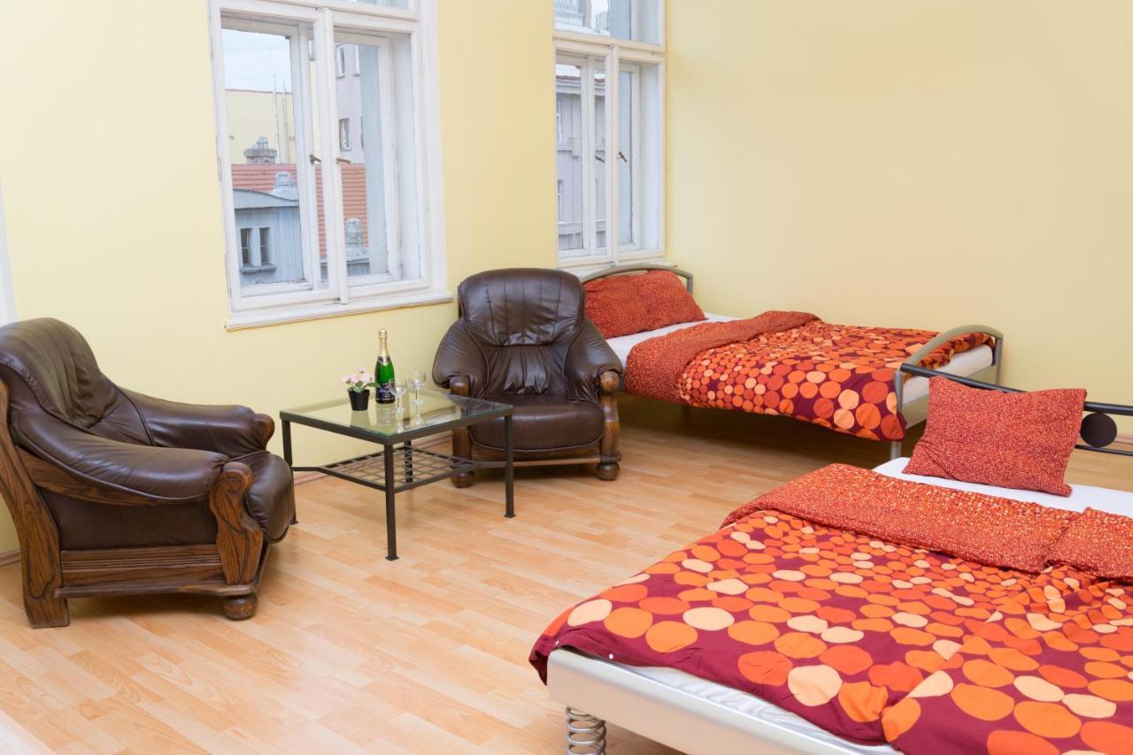 Hotel Praha Club Bed & Breakfast ภายนอก รูปภาพ