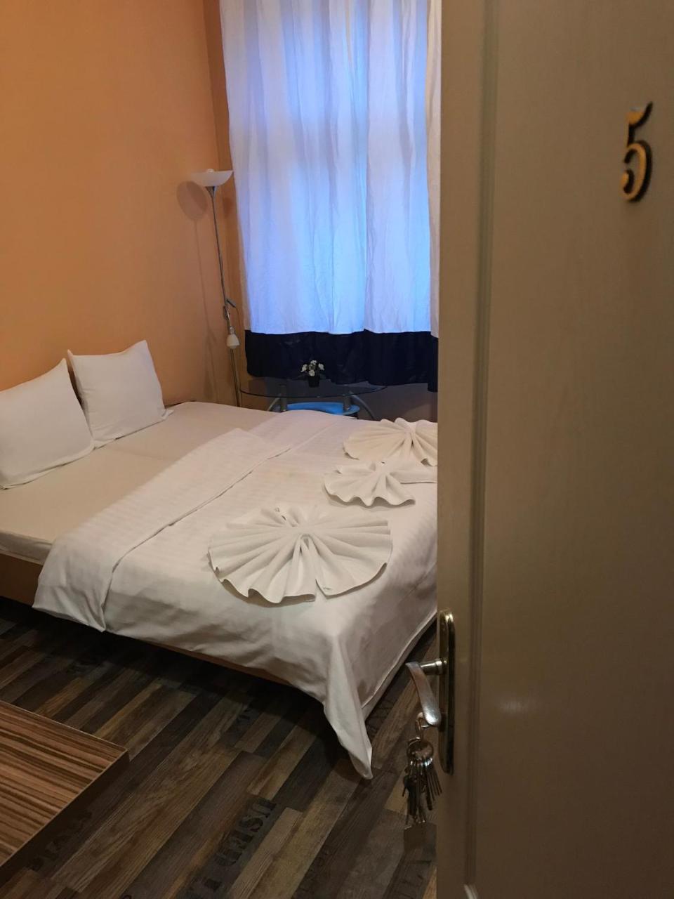 Hotel Praha Club Bed & Breakfast ภายนอก รูปภาพ