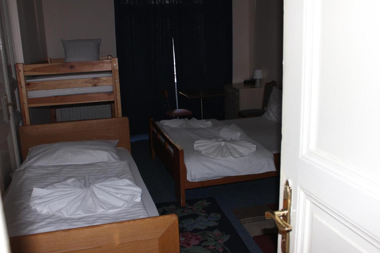 Hotel Praha Club Bed & Breakfast ภายนอก รูปภาพ