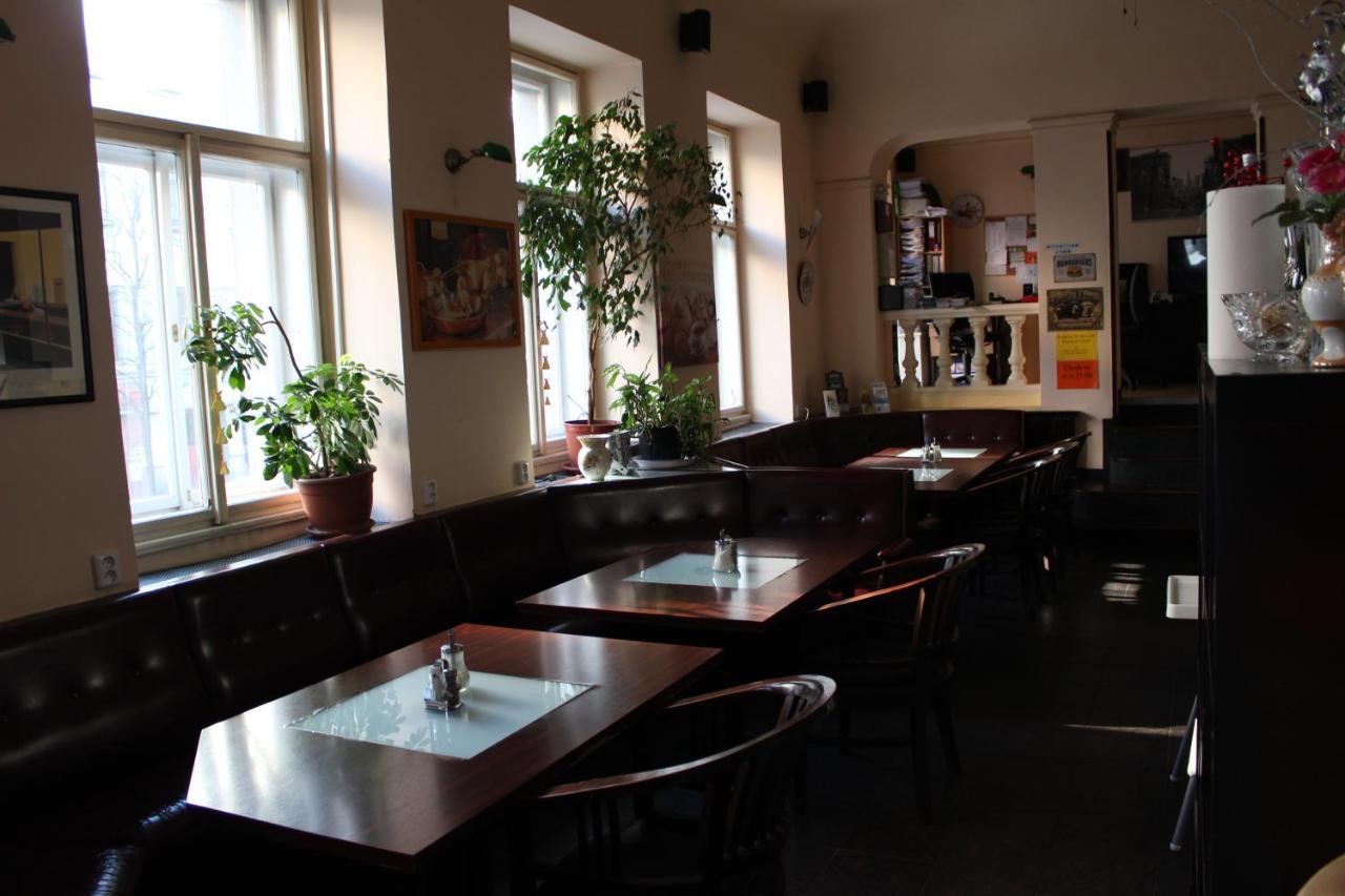 Hotel Praha Club Bed & Breakfast ภายนอก รูปภาพ