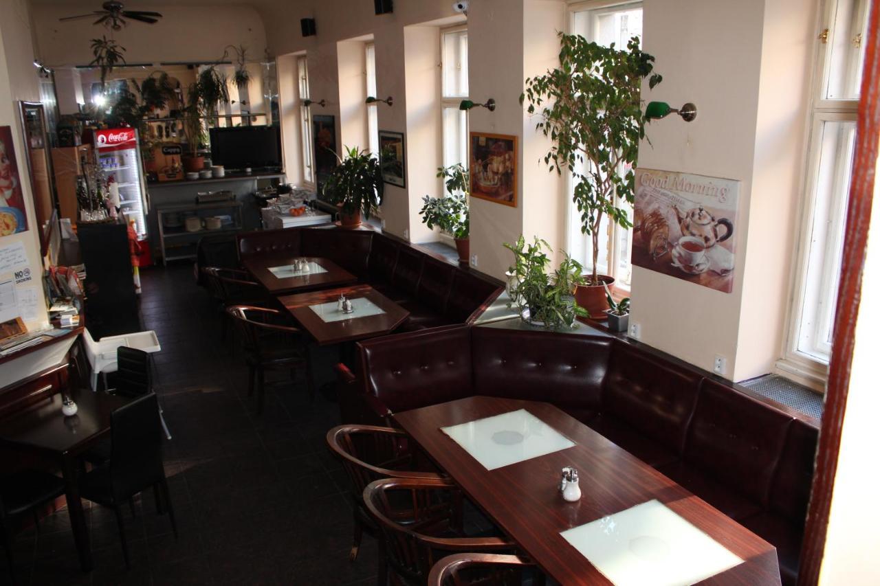 Hotel Praha Club Bed & Breakfast ภายนอก รูปภาพ