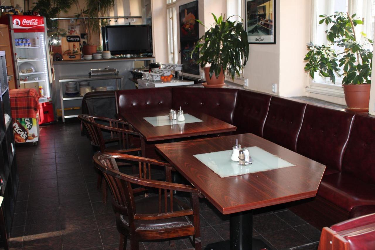 Hotel Praha Club Bed & Breakfast ภายนอก รูปภาพ