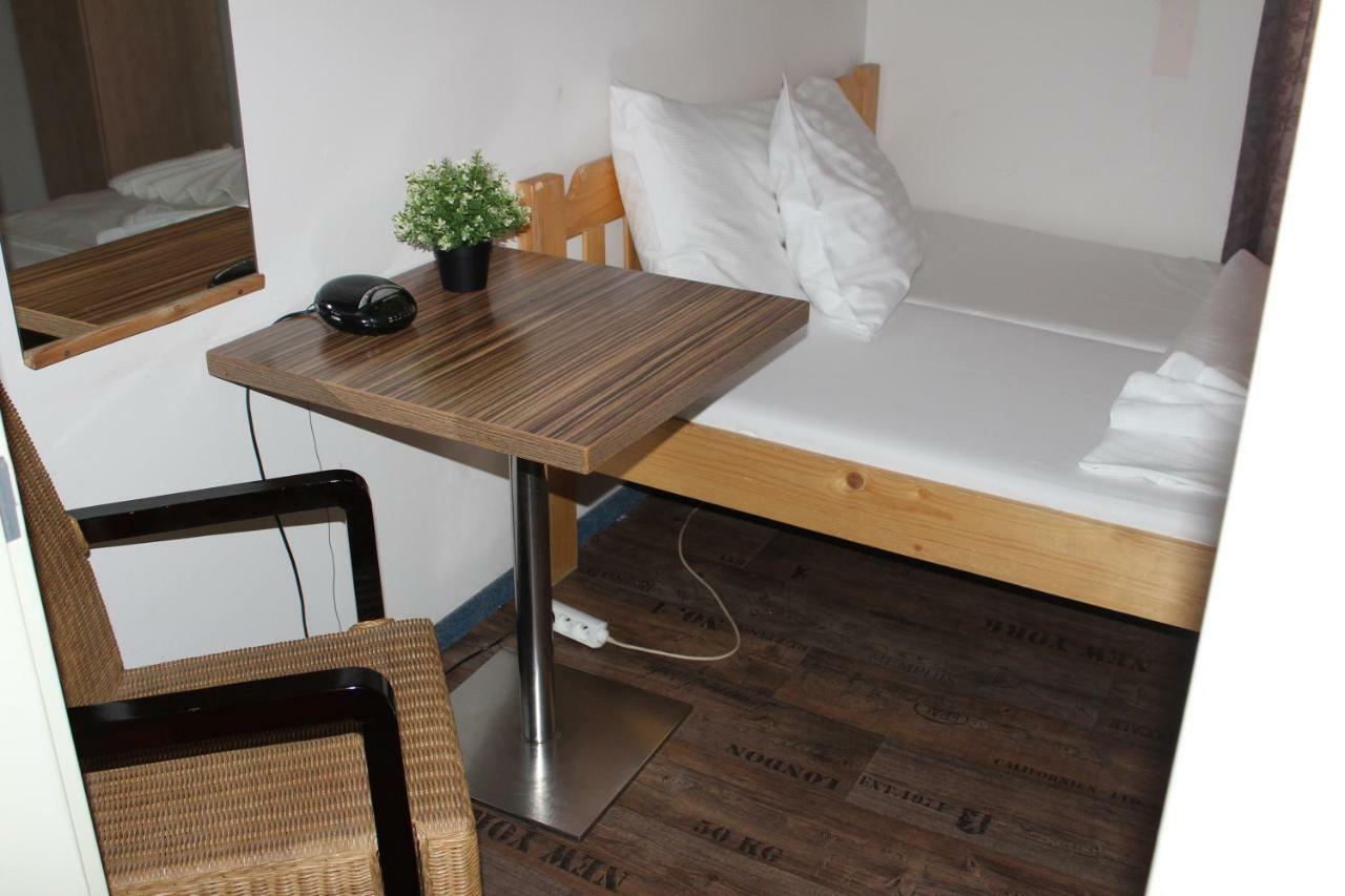 Hotel Praha Club Bed & Breakfast ภายนอก รูปภาพ